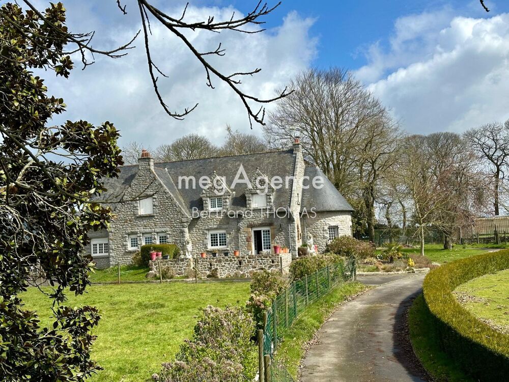 Vente Maison Propriété de 223 m2 sur un terrain clos avec dépendances. Saint-brice-en-cogles