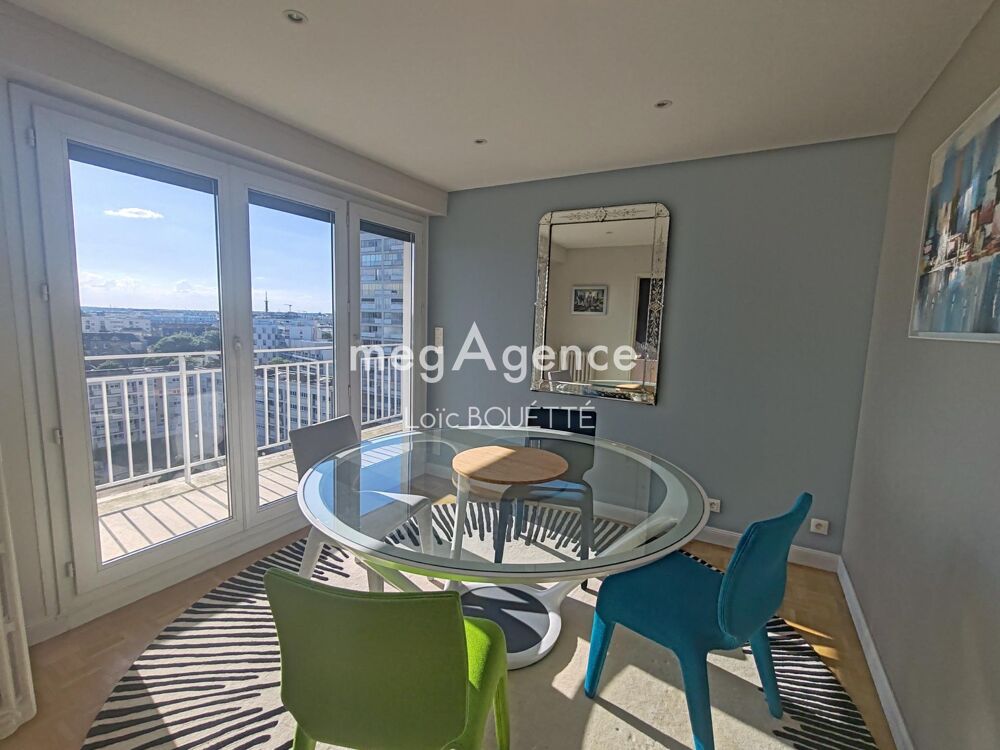 DERNIER ETAGE AVEC ASCENSEUR, RENOVÉ, COLOMBIER