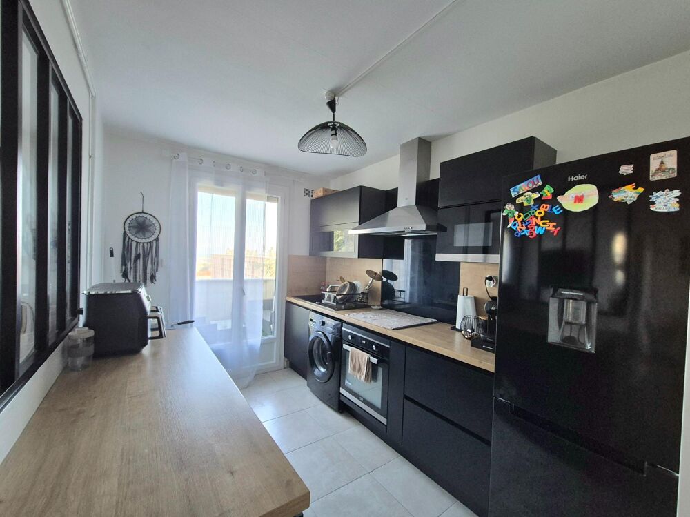 Vente Appartement Montplaisir : joli t4 rénové avec 2  balcons. Dernier étage. Faibles charges ! Saint-etienne