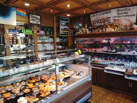   En plein cœur de Mortagne-au-Perche, à vendre murs commerciaux d'une charcuterie bénéficiant d'un emplacement recherché et d'une 