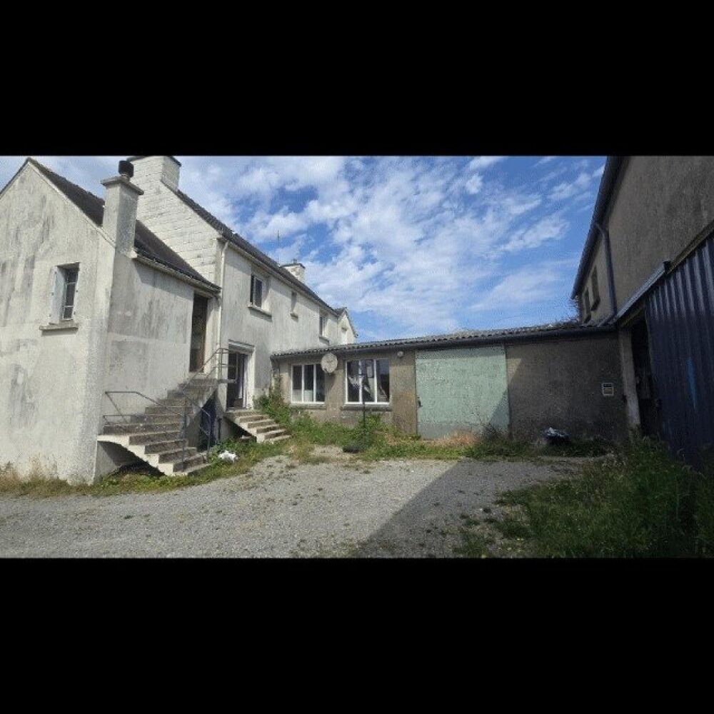 Ensemble immobilier avec garage et hangar et terrain à Bâtir