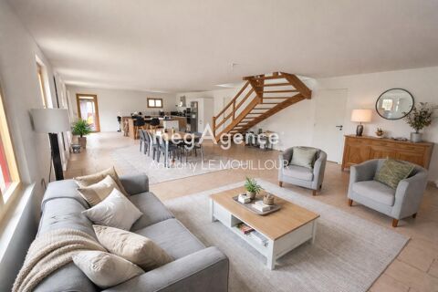   MAISON 7 PIECES + DEPENDANCES A RENOVER BEAU POTENTIEL Maison - 7 pi�ce(s) - 156 m�