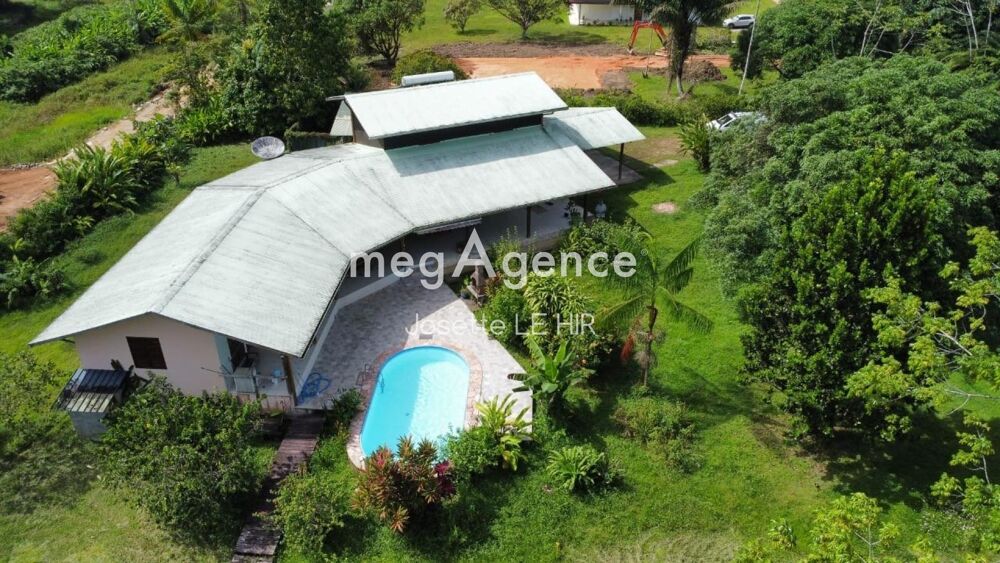 Maison d'architecte 6 pièces à Mogès Stoupan