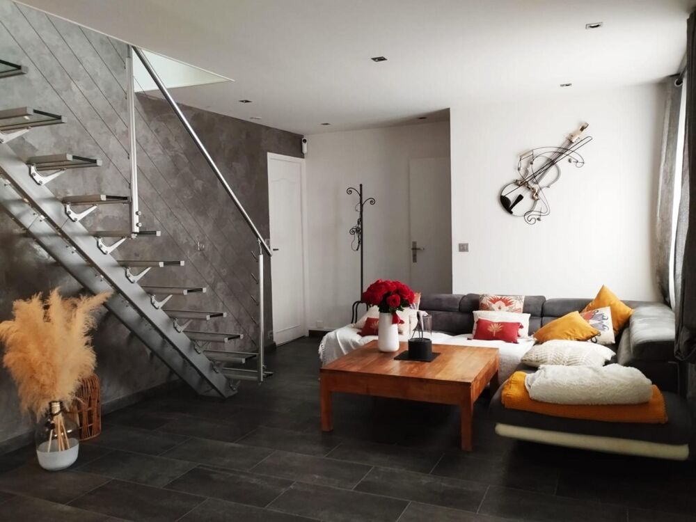 Vente Maison À VENDRE – Charmante maison  de 6 pièces 160 m² à Livry-Gargan (93190) Livry-gargan