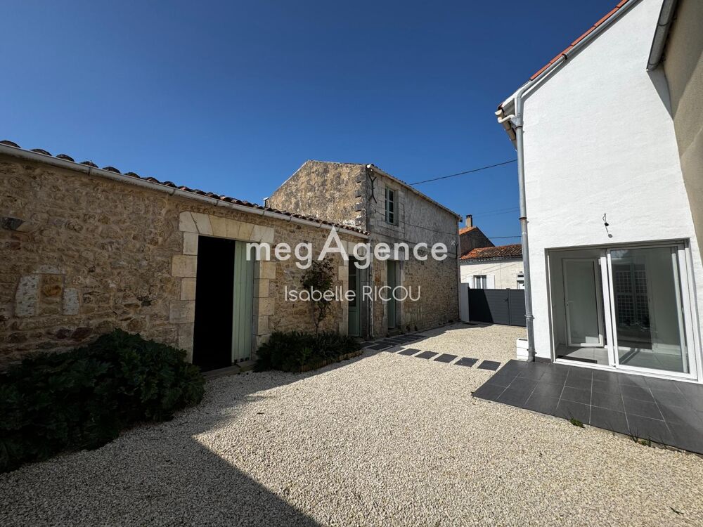BOURCEFRANC, MAISON EN PIERRE RENOVEE de 89m² + DEPENDANCES