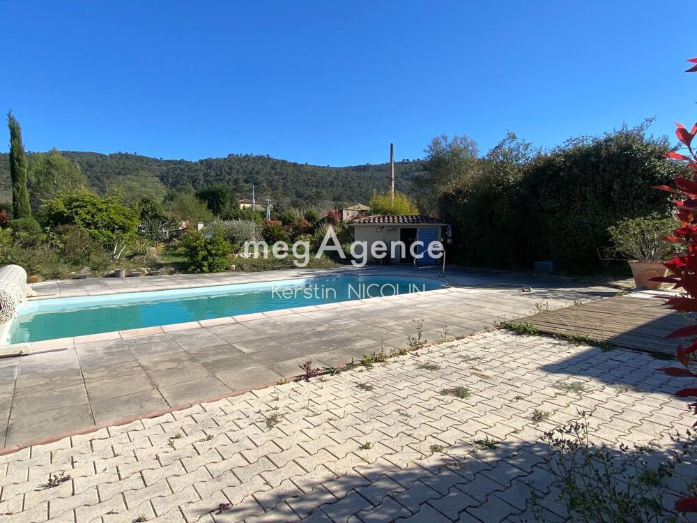 Superbe villa à Néoules, proche du village.