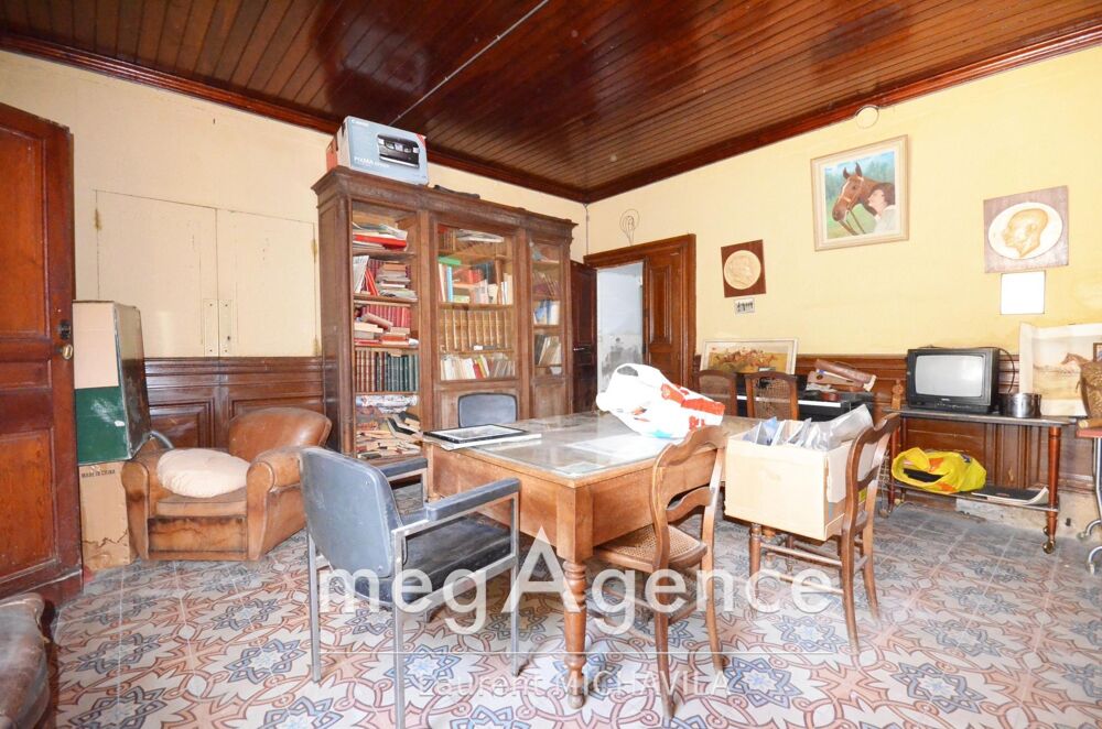 ??Maison de maître exceptionnelle de 300m2 avec jardin sur une parcelle de 536m2 à restaurer