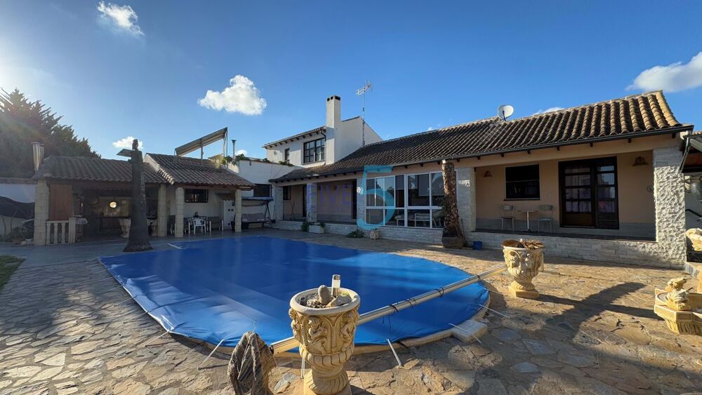 Maison 5 pièces 325 m² · à Espagne · 325 m² · 640 000 €