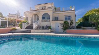  Villa � vendre 5 pi�ces 130 m� Rojales