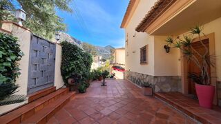  Villa � vendre 7 pi�ces 328 m� Barx