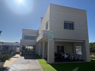  Villa à vendre 6 pièces 272 m² Torrevieja