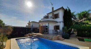  Villa à vendre 4 pièces 180 m² Finestrat