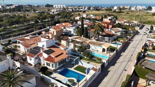  Villa � vendre 5 pi�ces 206 m� Poblets (els)
