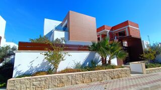  Villa � vendre 6 pi�ces 209 m� Algorfa