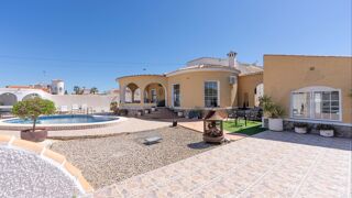  Villa � vendre 4 pi�ces 148 m� Torrevieja