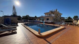  Villa à vendre 7 pièces 336 m² Torrevieja