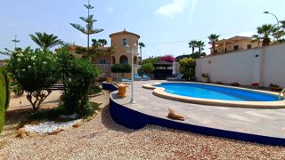  Villa � vendre 6 pi�ces 375 m� Almorad�