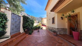  Villa � vendre 7 pi�ces 328 m� Barx