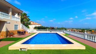  Villa � vendre 4 pi�ces 272 m� Algorfa