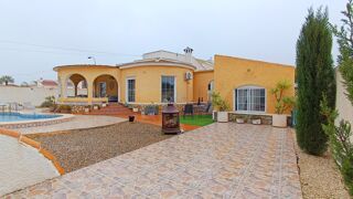  Villa � vendre 4 pi�ces 148 m� Torrevieja