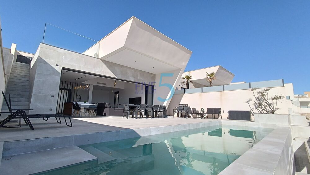 Maison 5 pièces 236 m² · à Espagne · 236 m² · 740 000 €