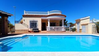  Villa � vendre 4 pi�ces 140 m� Orihuela