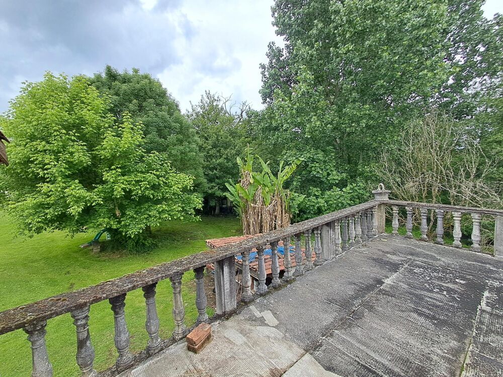 Maison girondine et double garage avec étang sur 3,2 hectares
