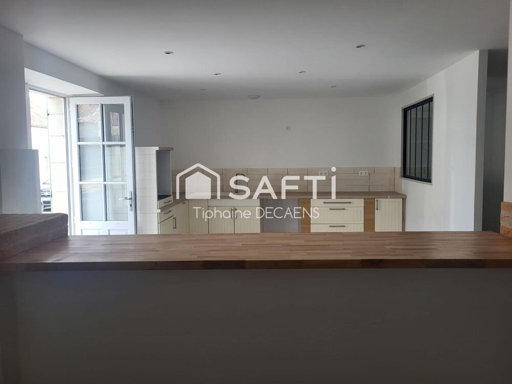maison familial refaite a neuf, avec 2 espaces dependance et 1 cave