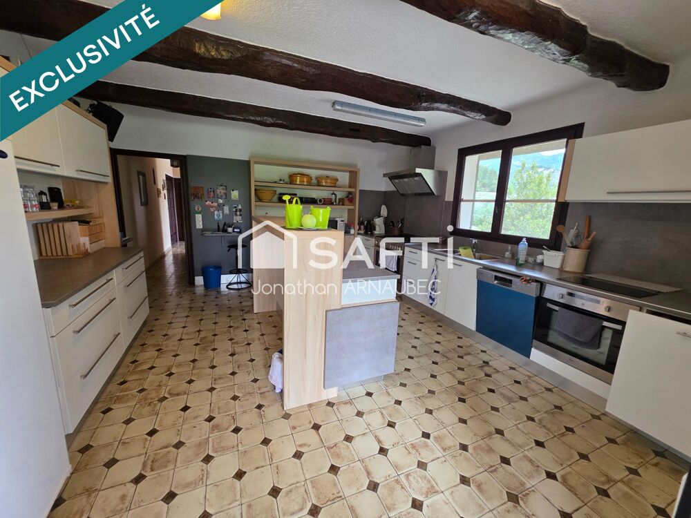 Vente Maison Gîte de 400 m² au cœur de la Provence : un lieu unique offrant de multiples possibilités d'exploitation touristique. La motte-du-caire