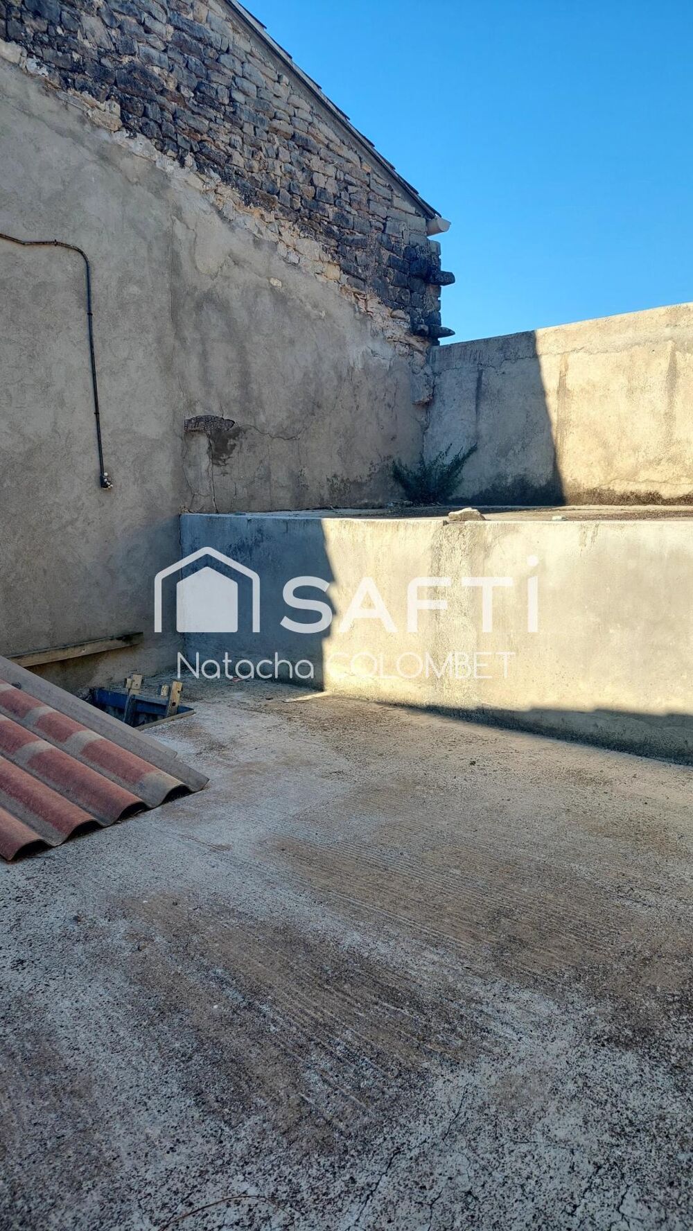 Vente Maison Bâtisse à fort potentiel avec terrasse tropézienne Saint-clement