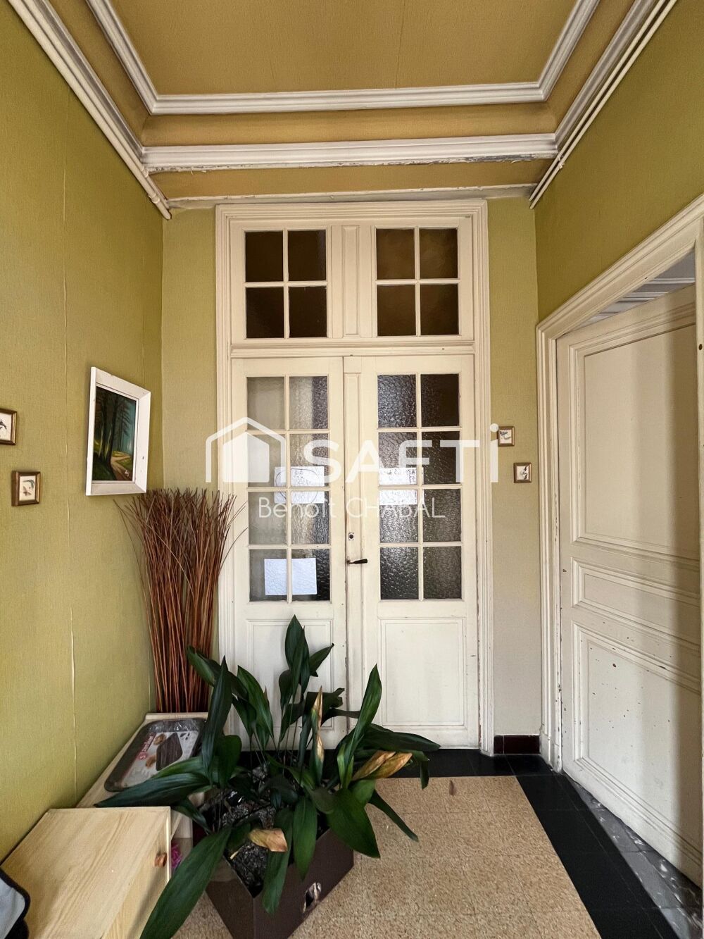 Maison de ville avec grande terrasse et patio