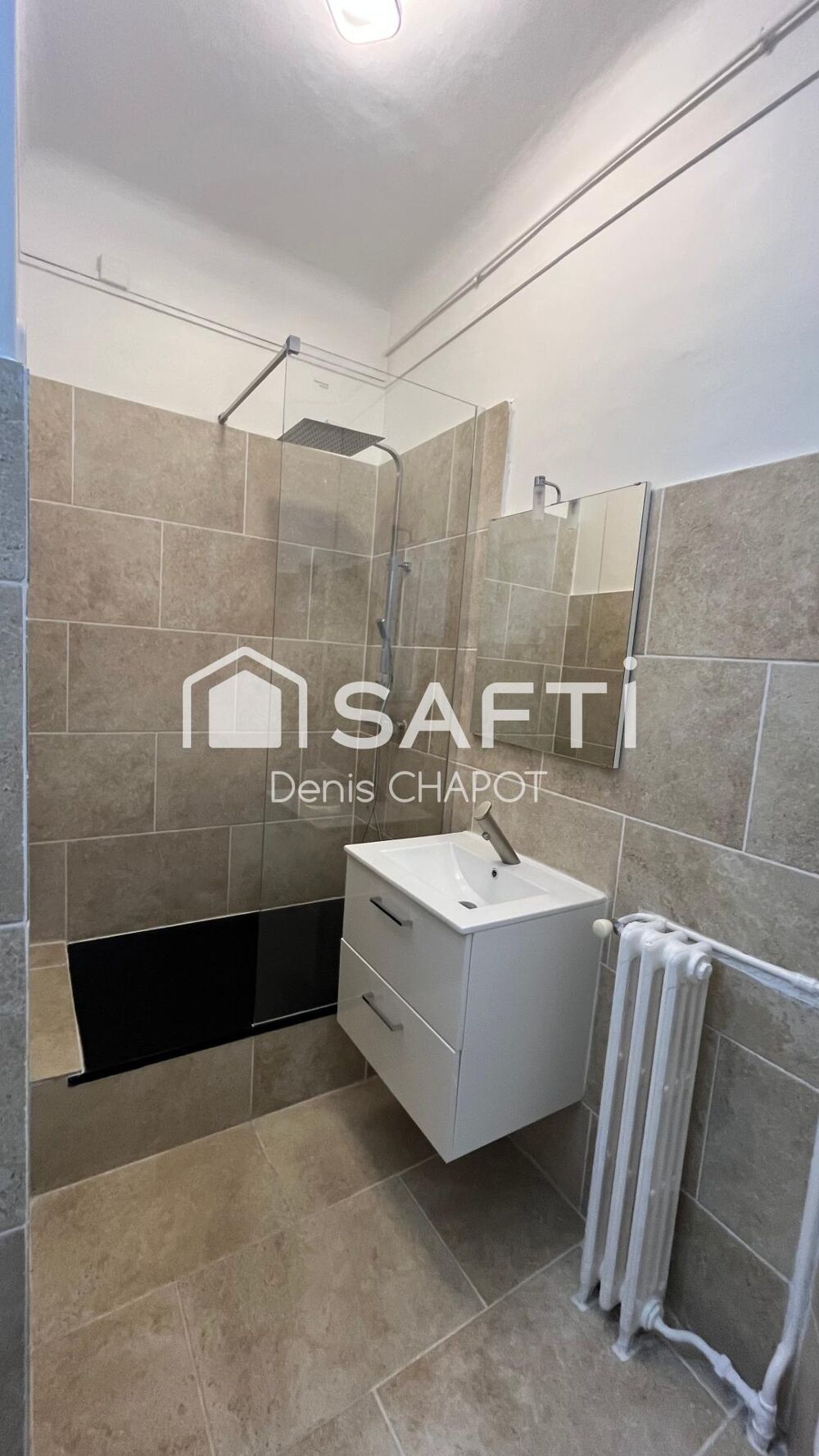 Vente Appartement URGENT.TOULON CASTIGNEAU . T1 RÉNOVÉ en 2025  . CALME ABSOLU & EMPLACEMENT STRATÉGIQUE Toulon