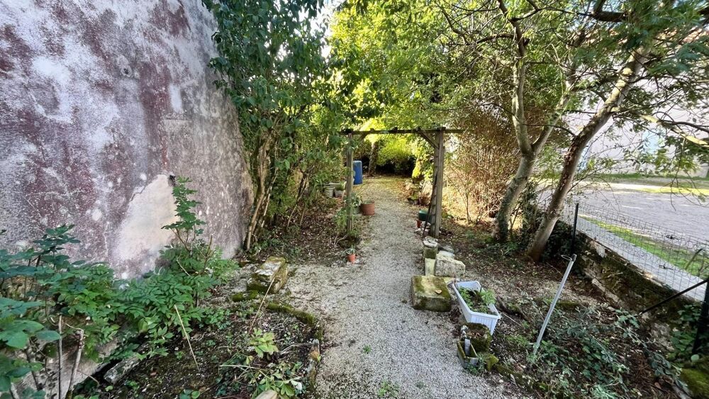 Vente Maison Beau potentiel pour cette maison à rafraichir Fontclaireau