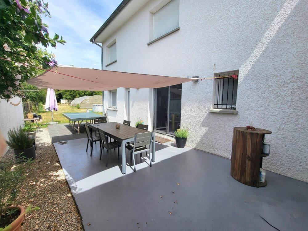 Au coeur de CHAVANOZ - VILLA récente de 120 m² / 1725 m² clos - Garage Serre/jardin