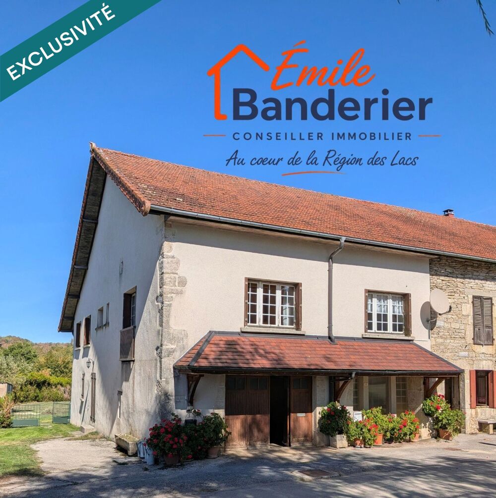 Vente Maison Maison de village de 134 m² avec garages et terrain en Pays des Lacs Uxelles