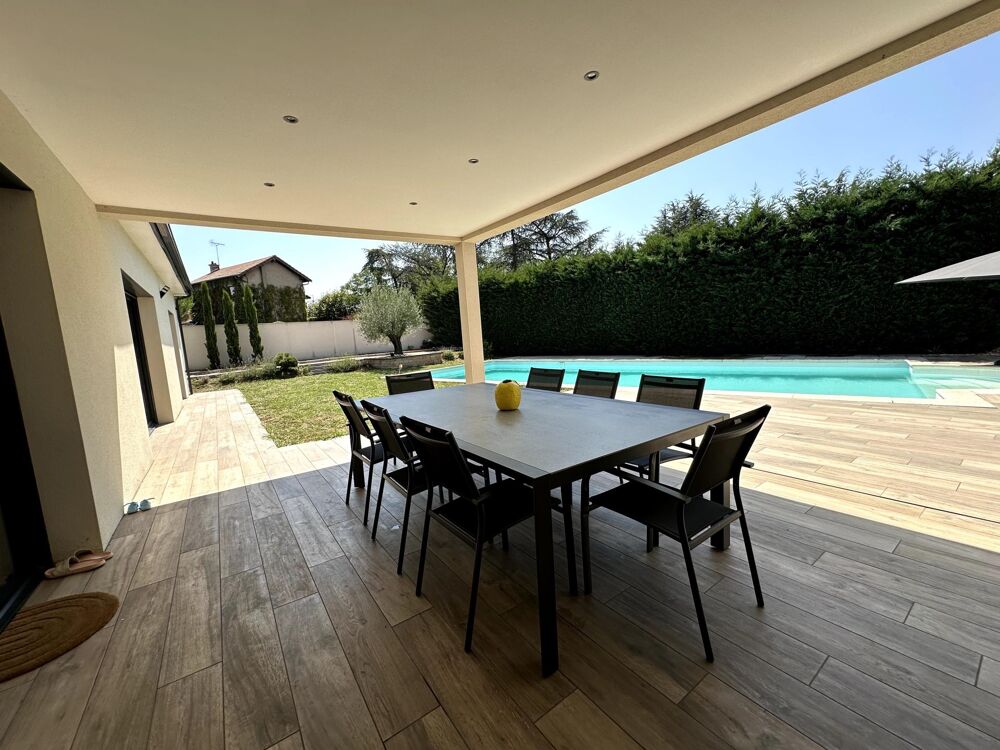 Maison contemporaine de plain-pied  Construction 2023  Piscine 10 x 5 m  DPE A/A