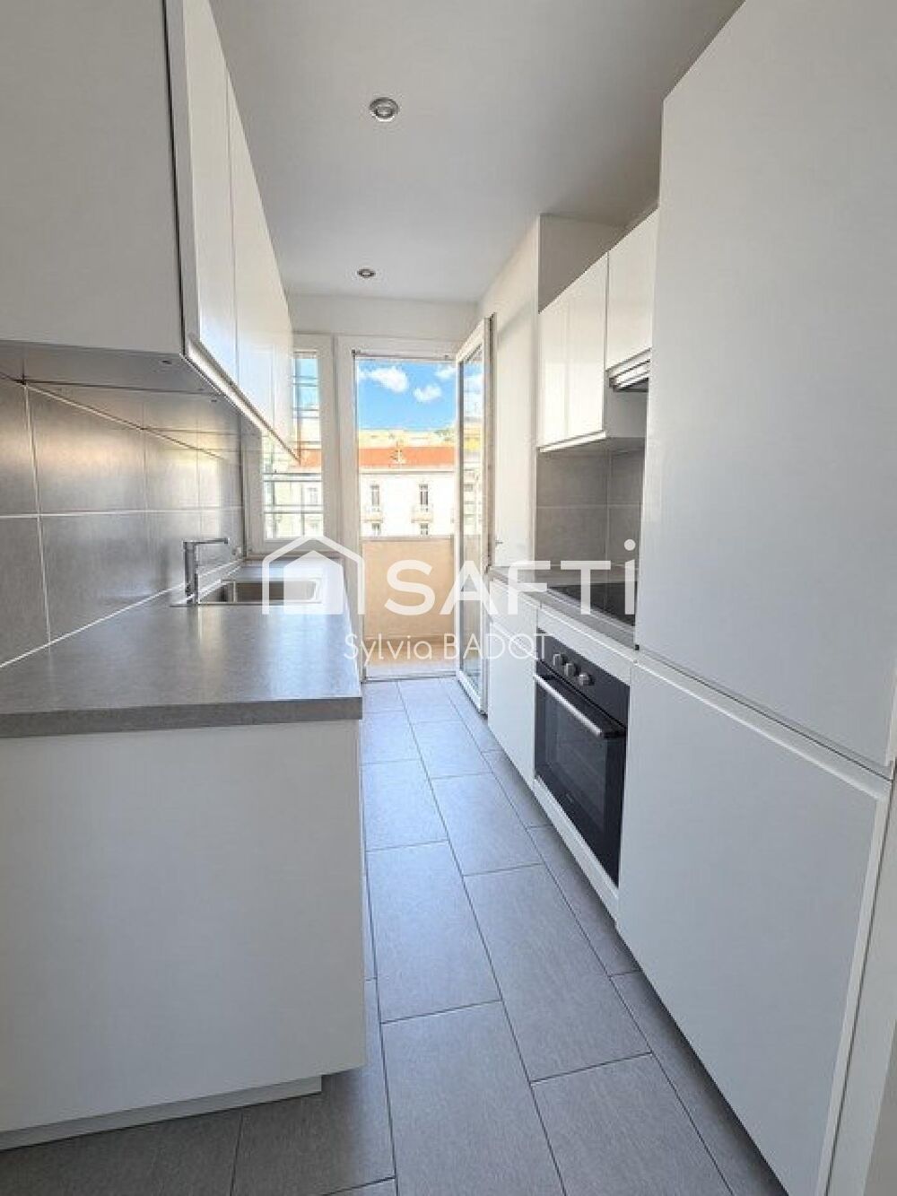 TOULON OUEST APPARTEMENT T3 ENTIEREMENT REFAIT + CAVE