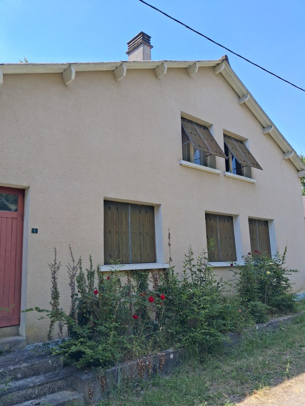 Maison campagne 4 piéces ,114m2 , 2 granges , 10 ha de terrain