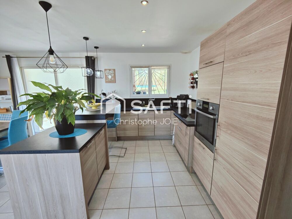 T4 Plain pied. Non mitoyen, au calme. Garage.