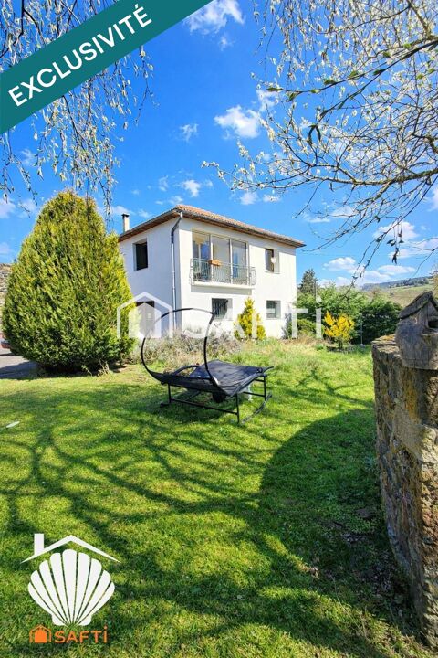   Charmante et grande maison de 180 m� avec un terrain de 1228m� � Charmant village de Saint Privat d'Allier Maison - 6 pi�ce(s) - 180 m�