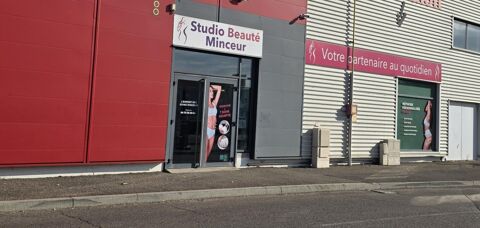 Local commercial sans franchise 74 m² Aubenas (07) 70000 07200 Aubenas