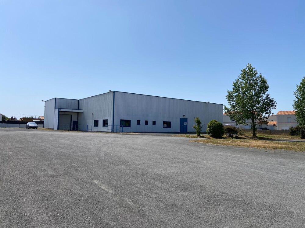   Local 880 M² - Beauvoir Sur Mer (85) 