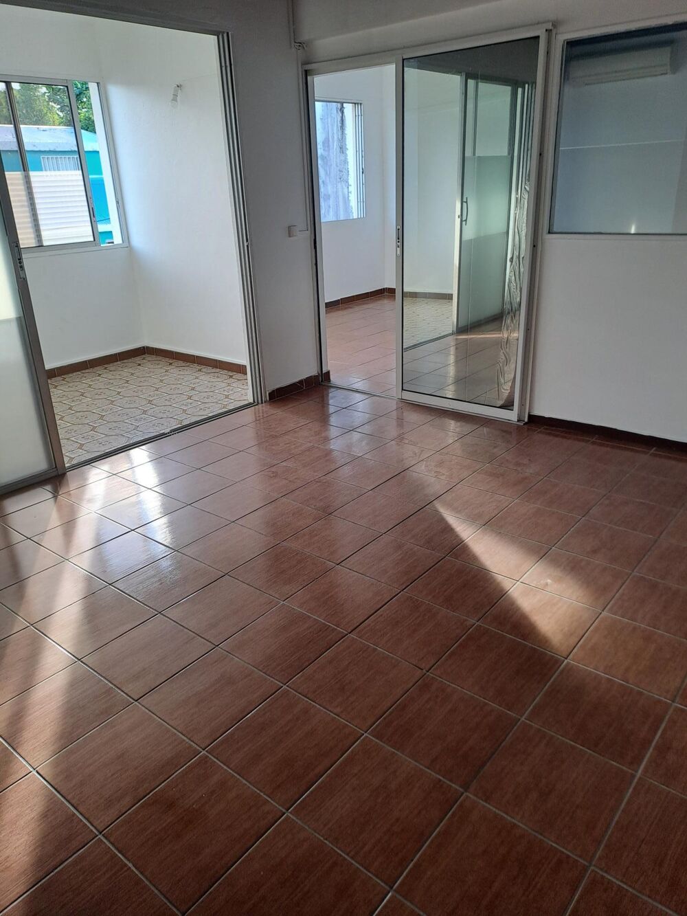 Grand appartement lumineux avec vue sur mer