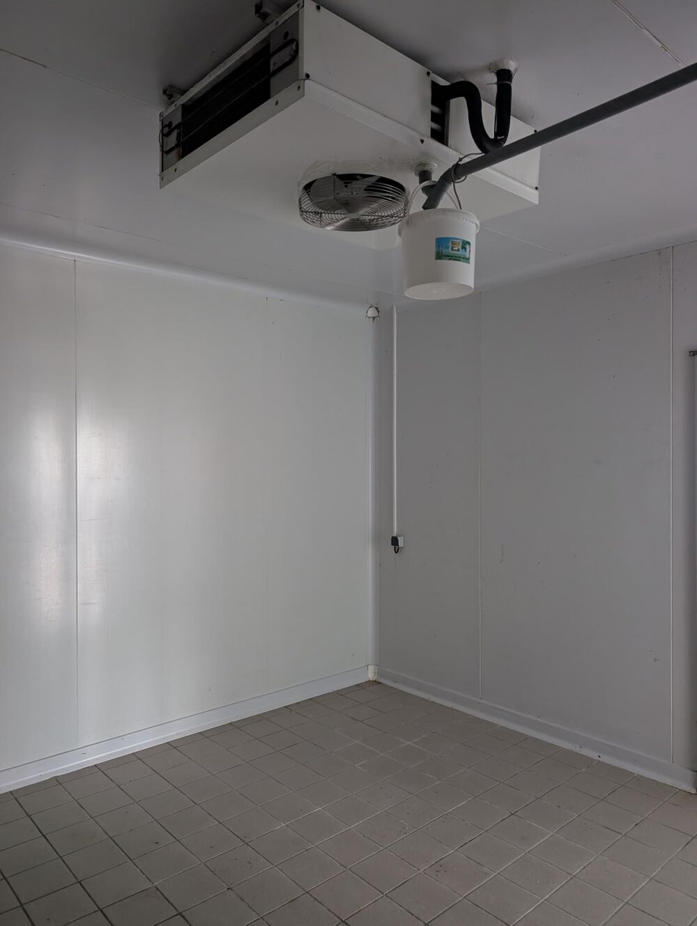 Situé à Auverse, bâtiment agricole de 172 m2