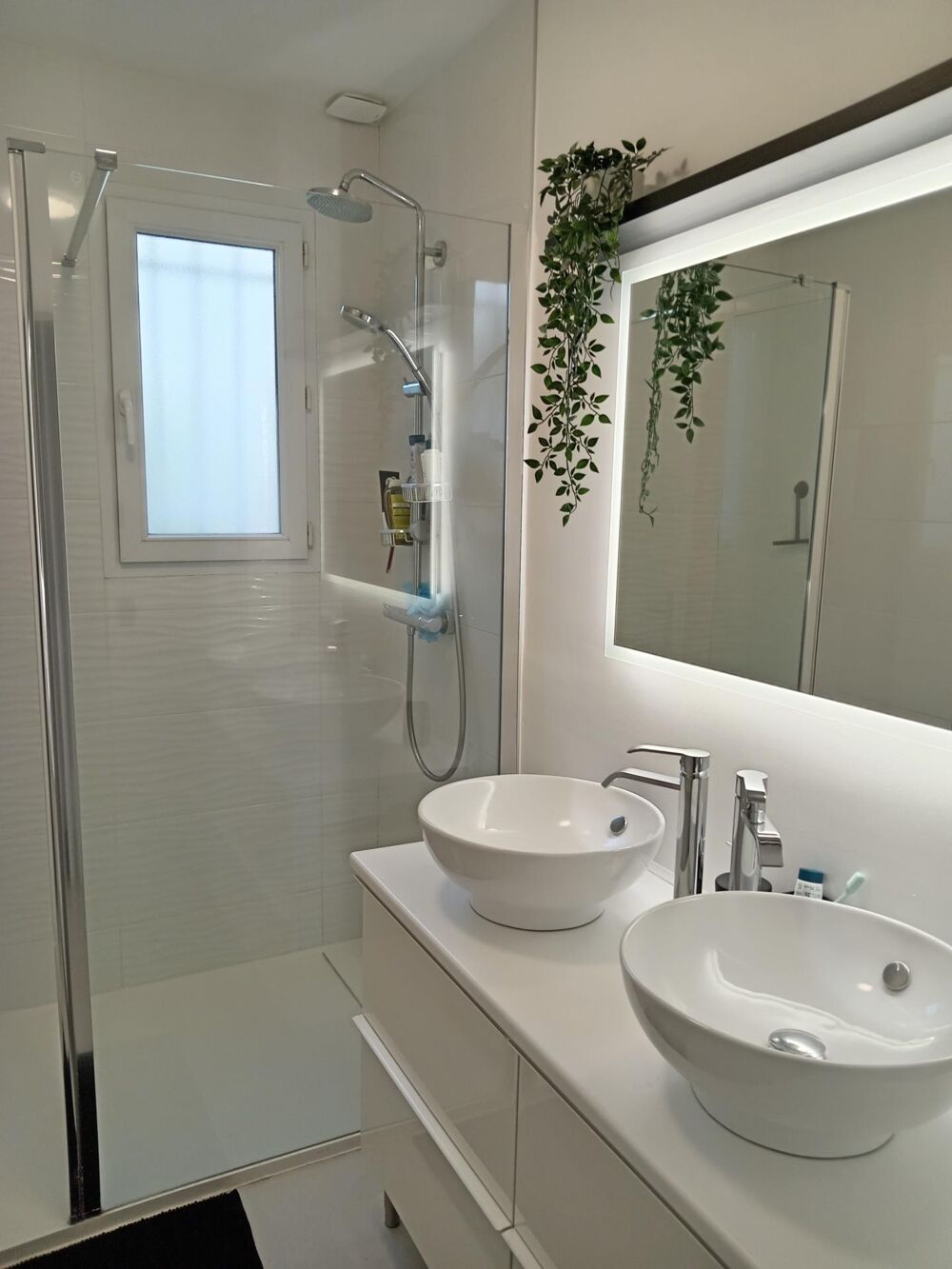 MAISON ENTIEREMENT RESTAUREE AVEC PISCINE