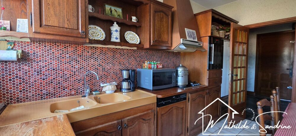 Vente Maison Maison avec vue, grand terrain et beau potentiel Saint-remy-de-chargnat