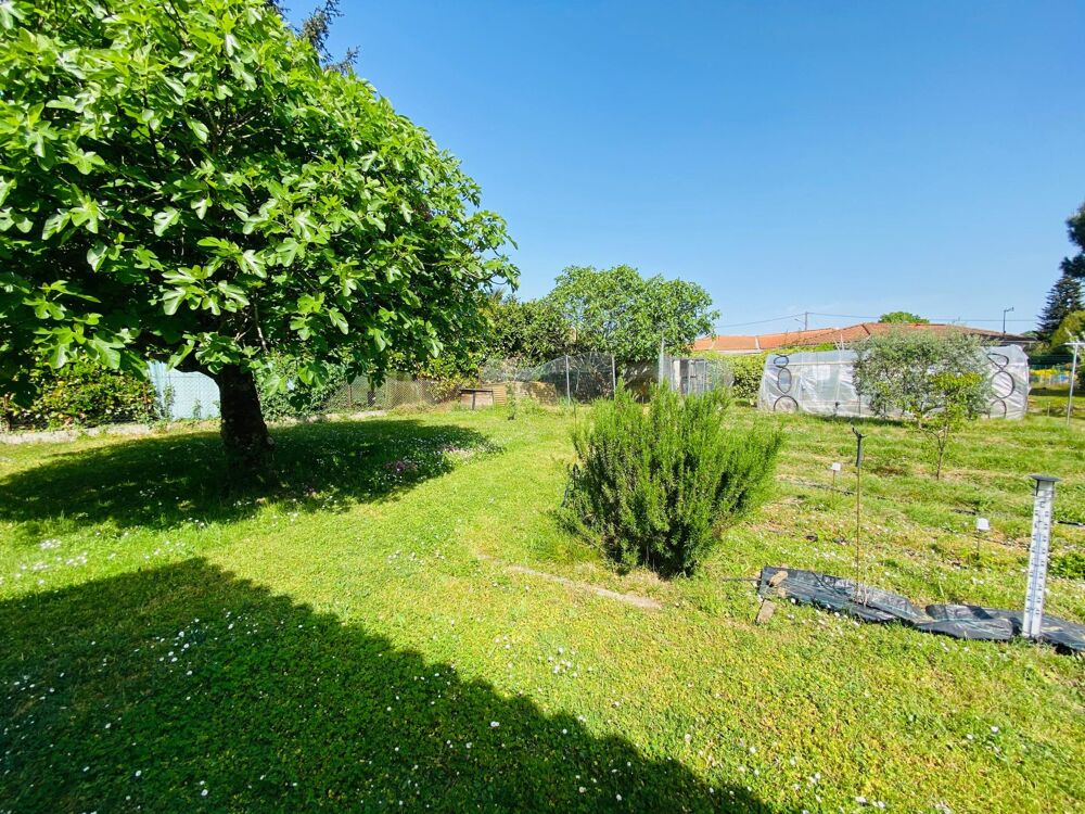 CENON  Maison rénovée 122 m²  Parcelle 813 m²  4 chambres  Jardin, potager  Dépendance  Cave  Garage  Hammam