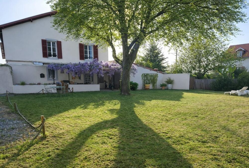Béarnaise entièrement restaurée, à 10 mn de Pau centre
