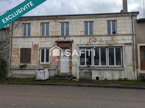   Grande maison de caract�re de village avec un fort potentiel. Maison - 5 pi�ce(s) - 300 m�