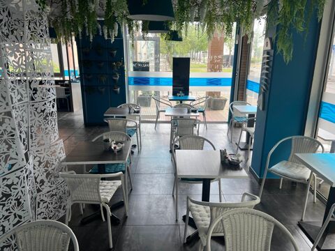 Local situ&eacute; dans une zone tr&egrave;s fr&eacute;quent&eacute;e 77000 44200 Nantes